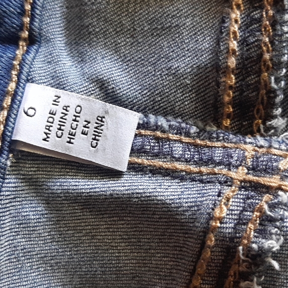 New Ankle Studded Hem Dark Wash Jeans Pant. - Picture 10 of 12